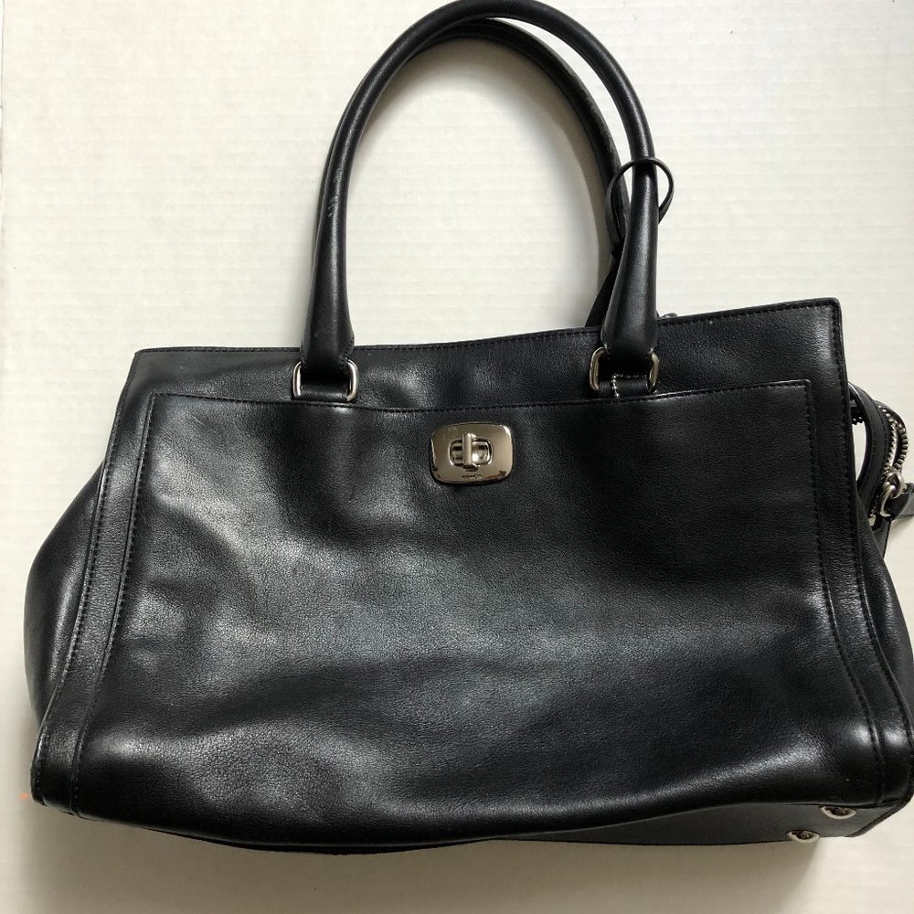 Coach Handbag (VERY GOOD CONDITION)